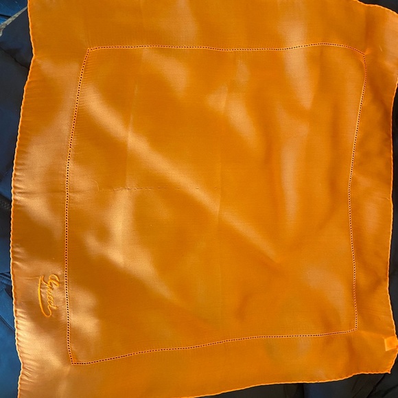 COPY - Authentic Gucci scarf 100% silk bright orange - Picture 4 of 9